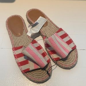 NWT Gap Sandals